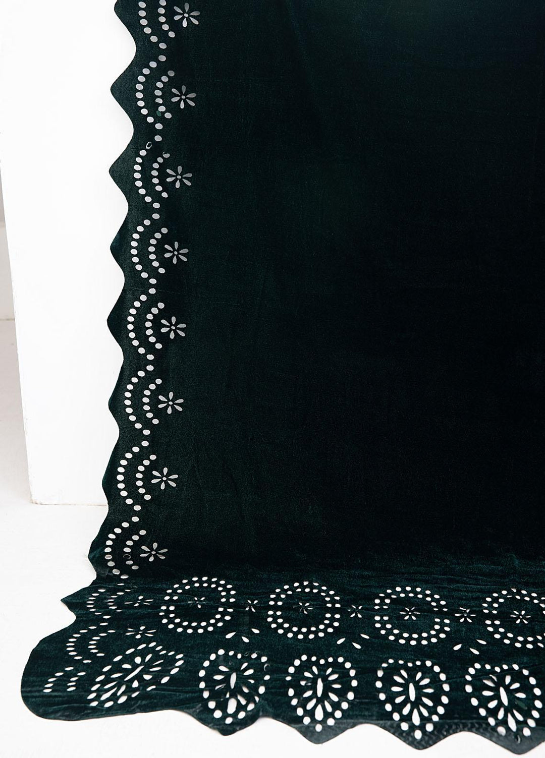 Lakhany Embroidered Velvet  Shawls LSM-2948 SHAWL (G) - Luxury Velvet Shawls