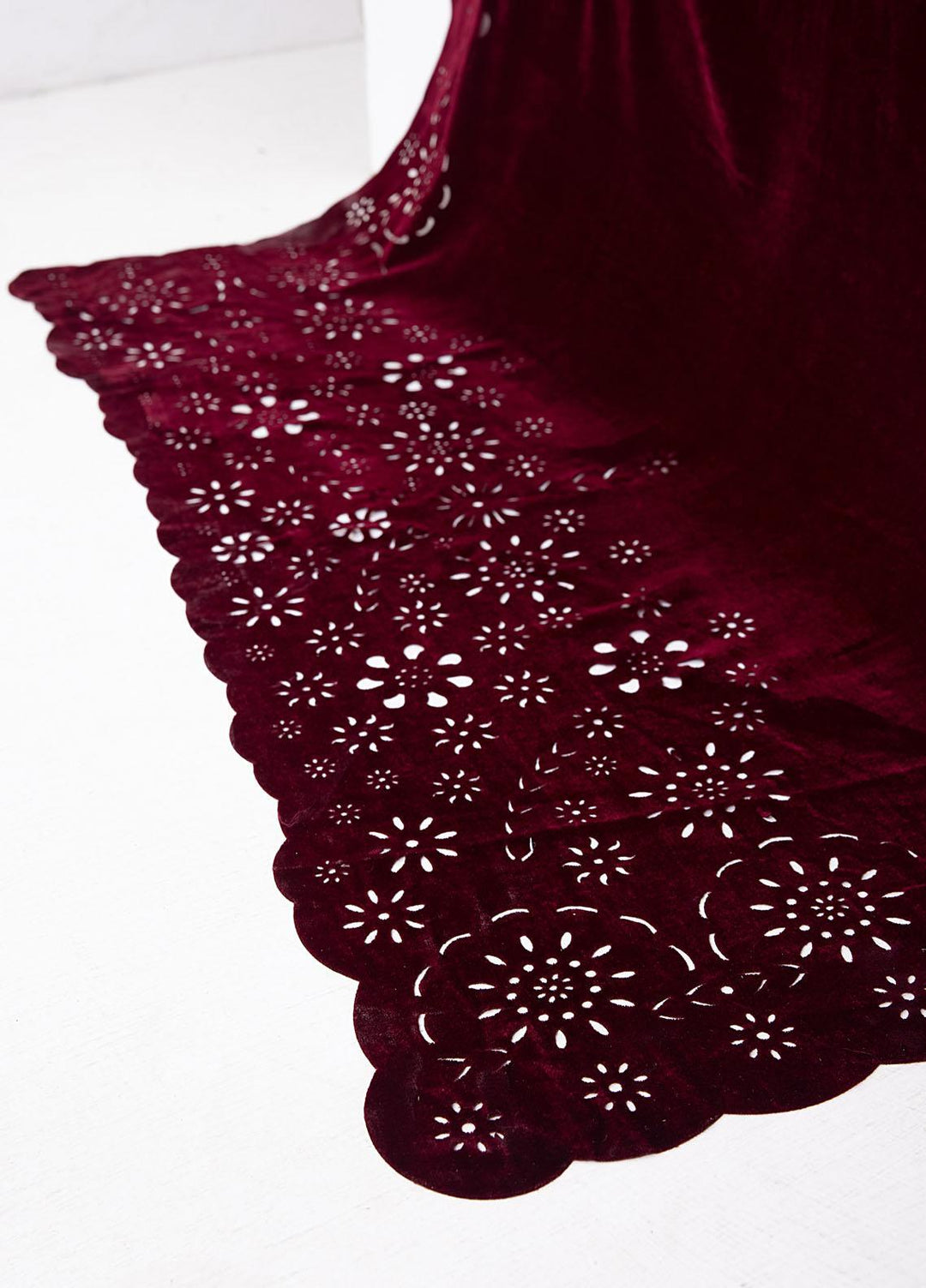 Lakhany Embroidered Velvet  Shawls LSM-2947 SHAWL (R) - Luxury Velvet Shawls