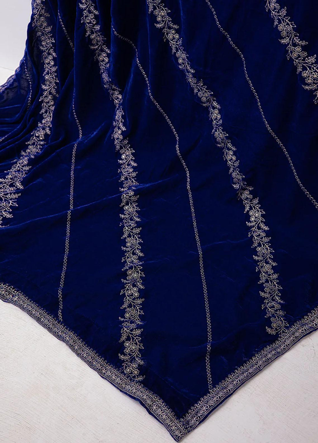 Lakhany Embroidered  Velvet  Shawls LSM22VS LSM-2896 - Velvet Shawls