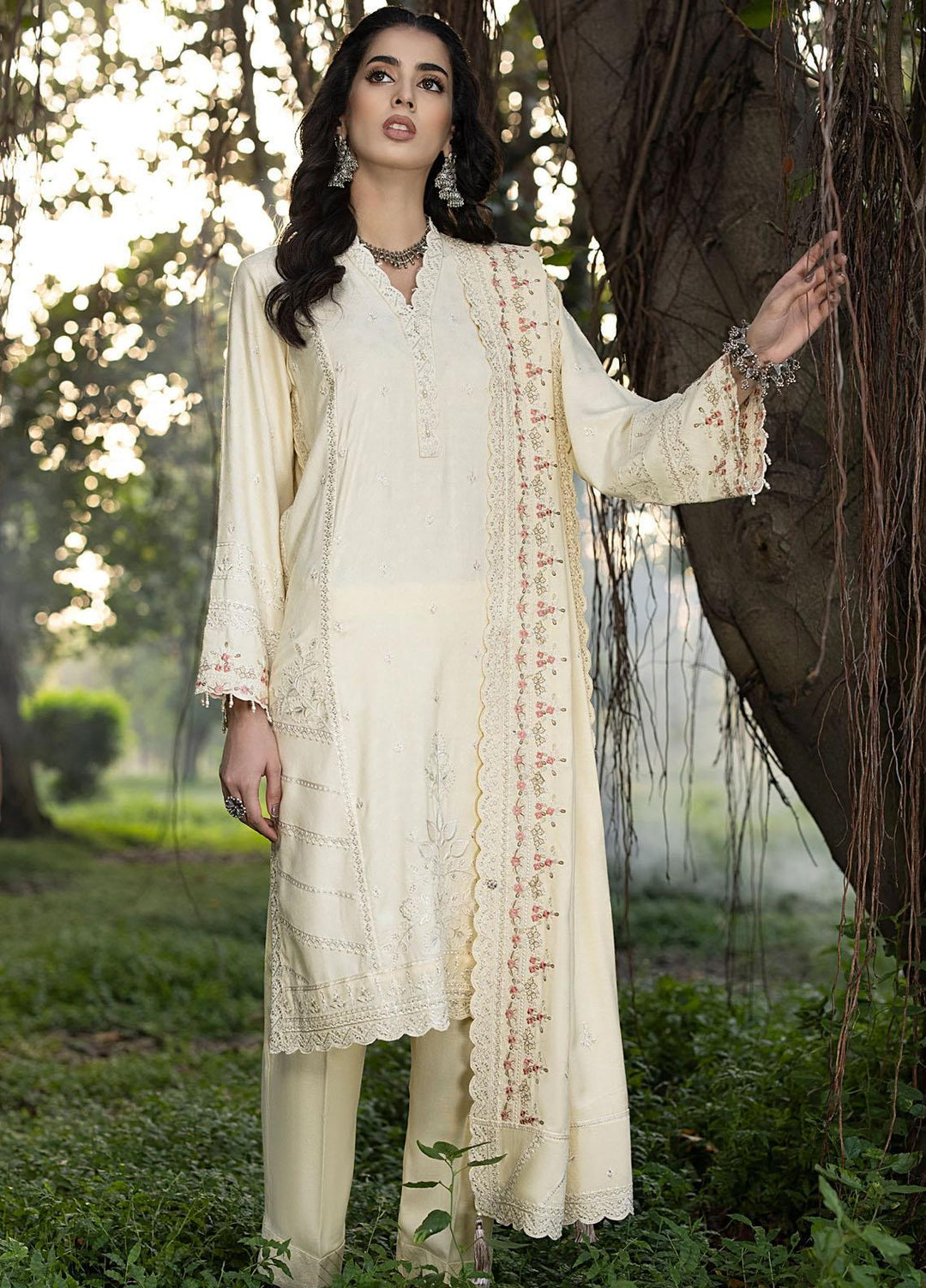 Lakhany Embroidered Cashmere Wool Suits Unstitched 3 Piece LSM23WE LG-IZ-0046 - Winter Collection