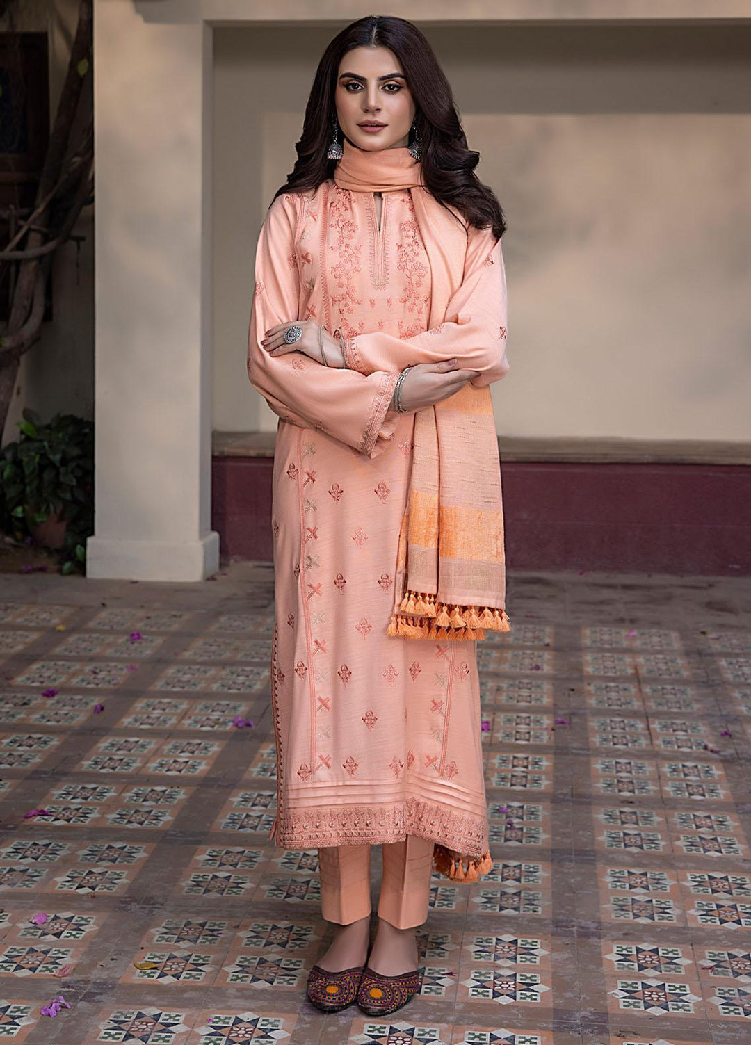 Lakhany Embroidered Slub Suits Unstitched 3 Piece LSM23WS LG-IZ-0092 - Winter Collection