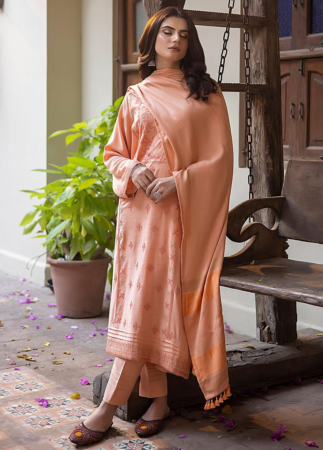 Lakhany Embroidered Slub Suits Unstitched 3 Piece LSM23WS LG-IZ-0092 - Winter Collection