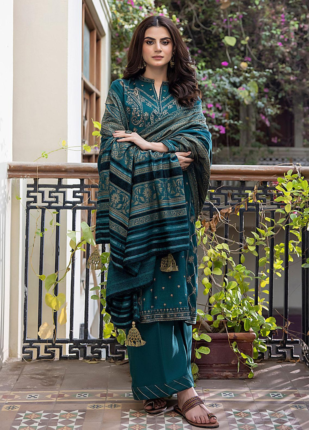 Lakhany Embroidered Slub Suits Unstitched 3 Piece LSM23WS LG-IZ-0113 - Winter Collection