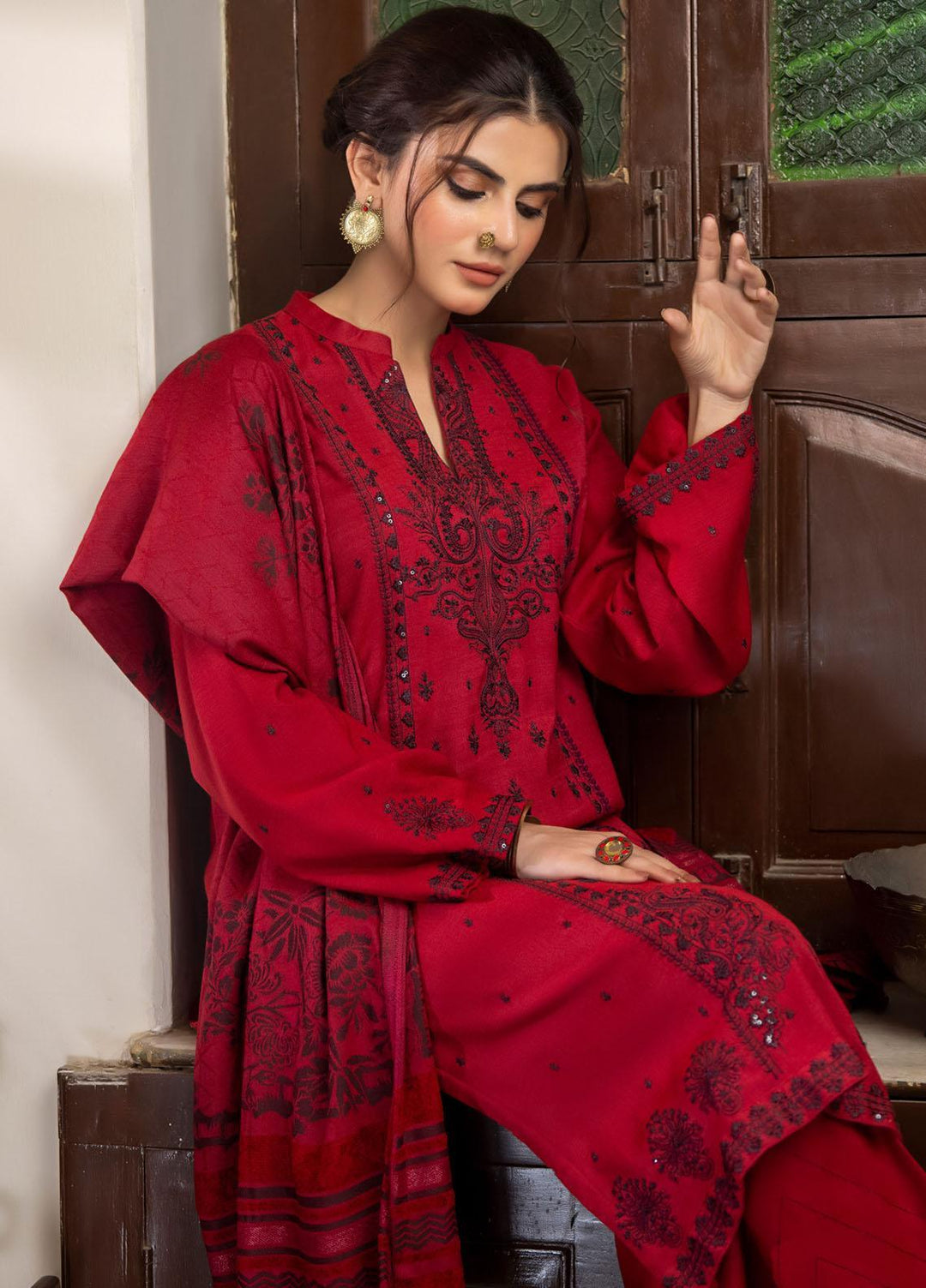 Lakhany Embroidered Slub Suits Unstitched 3 Piece LSM23WS LG-RM-0075 - Winter Collection