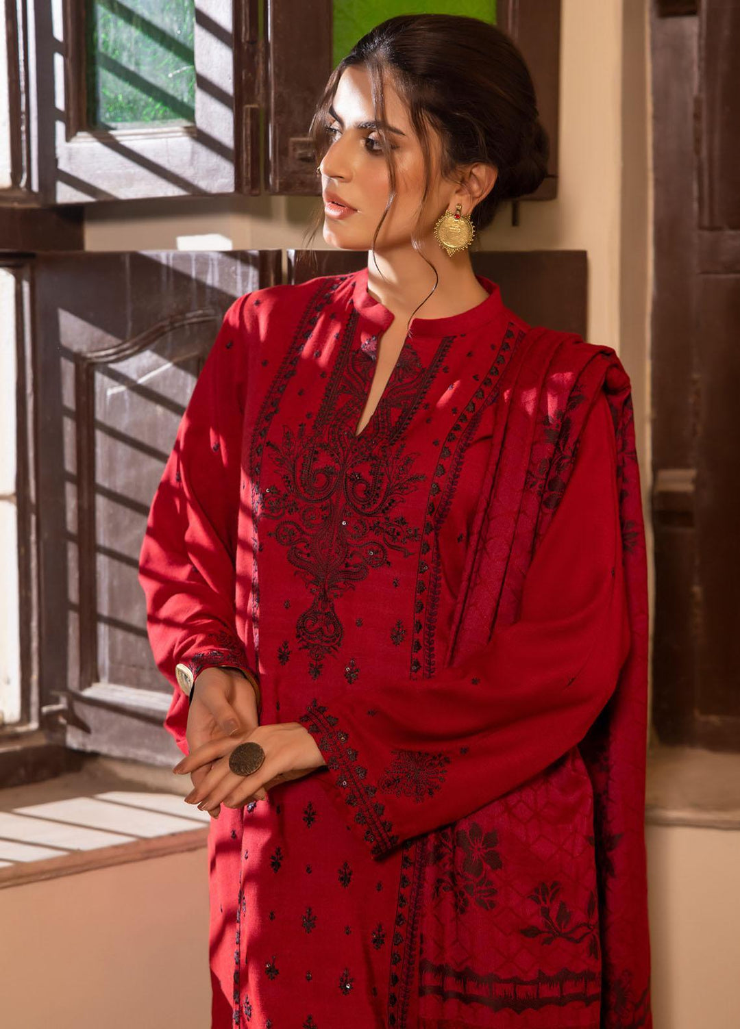 Lakhany Embroidered Slub Suits Unstitched 3 Piece LSM23WS LG-RM-0075 - Winter Collection