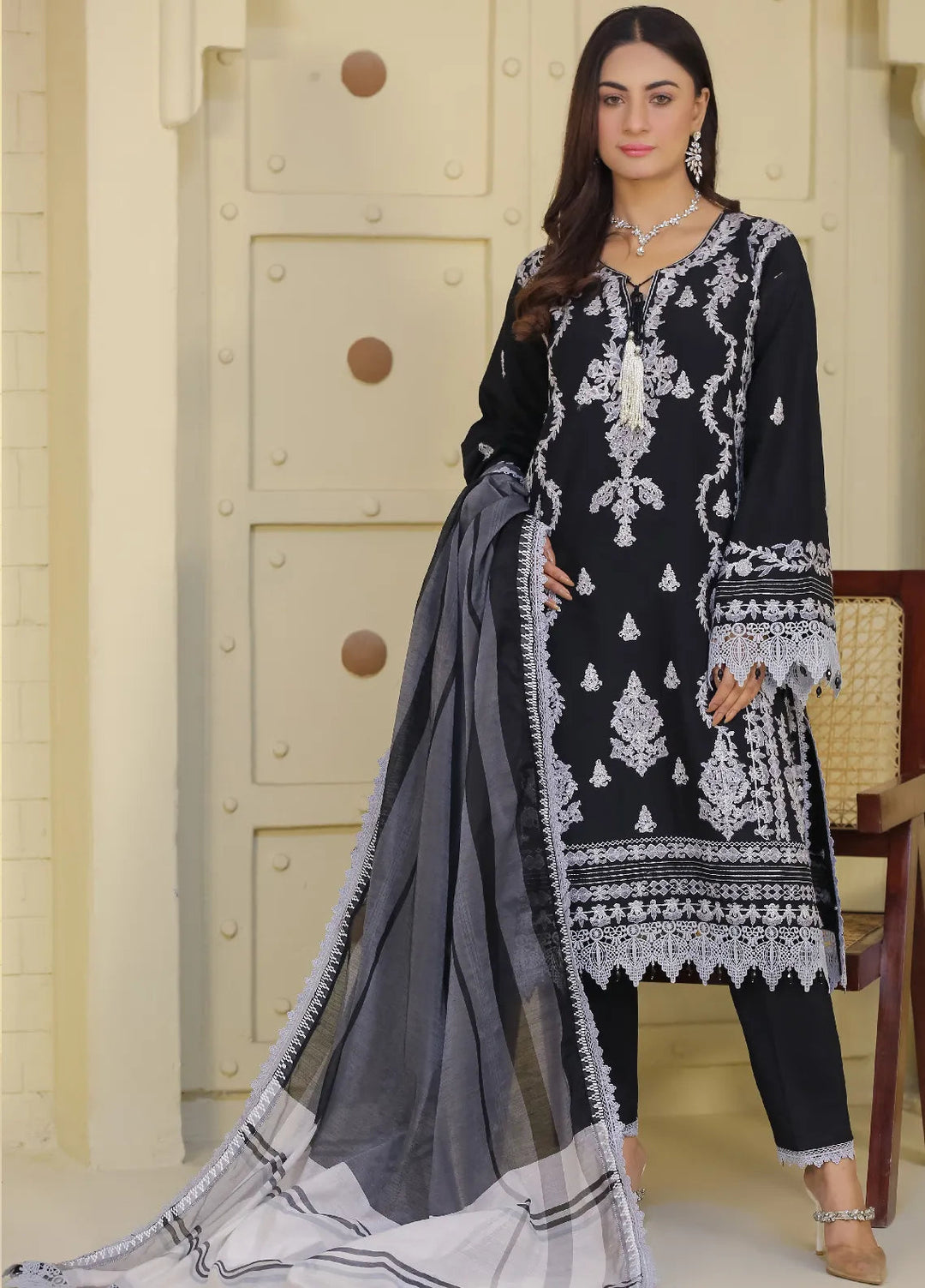 Lamorado Embroidered Cotton Silk Suits Unstitched 3 Piece LMD25UF LWSU-25FE303 - Festive Collection