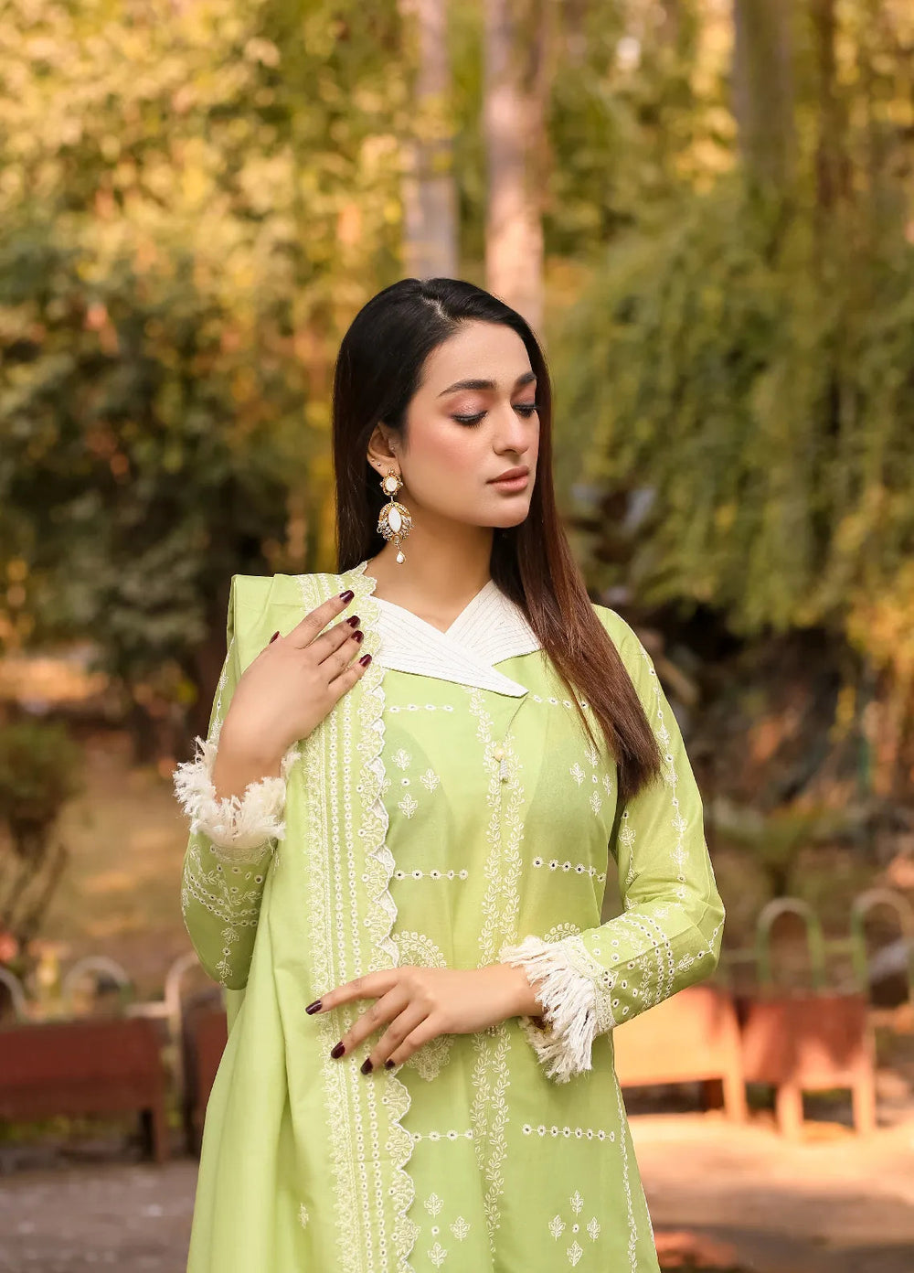 Lamorado Embroidered Lawn Suits Unstitched 3 Piece LMD25UC LWSU-25CK301 - Summer Collection