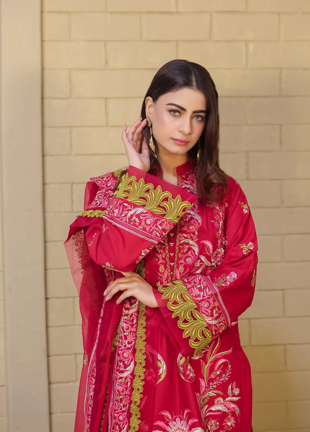 Lamorado Embroidered Lawn Suits Unstitched 3 Piece LMD25UF LWSU-25FE306 - Festive Collection