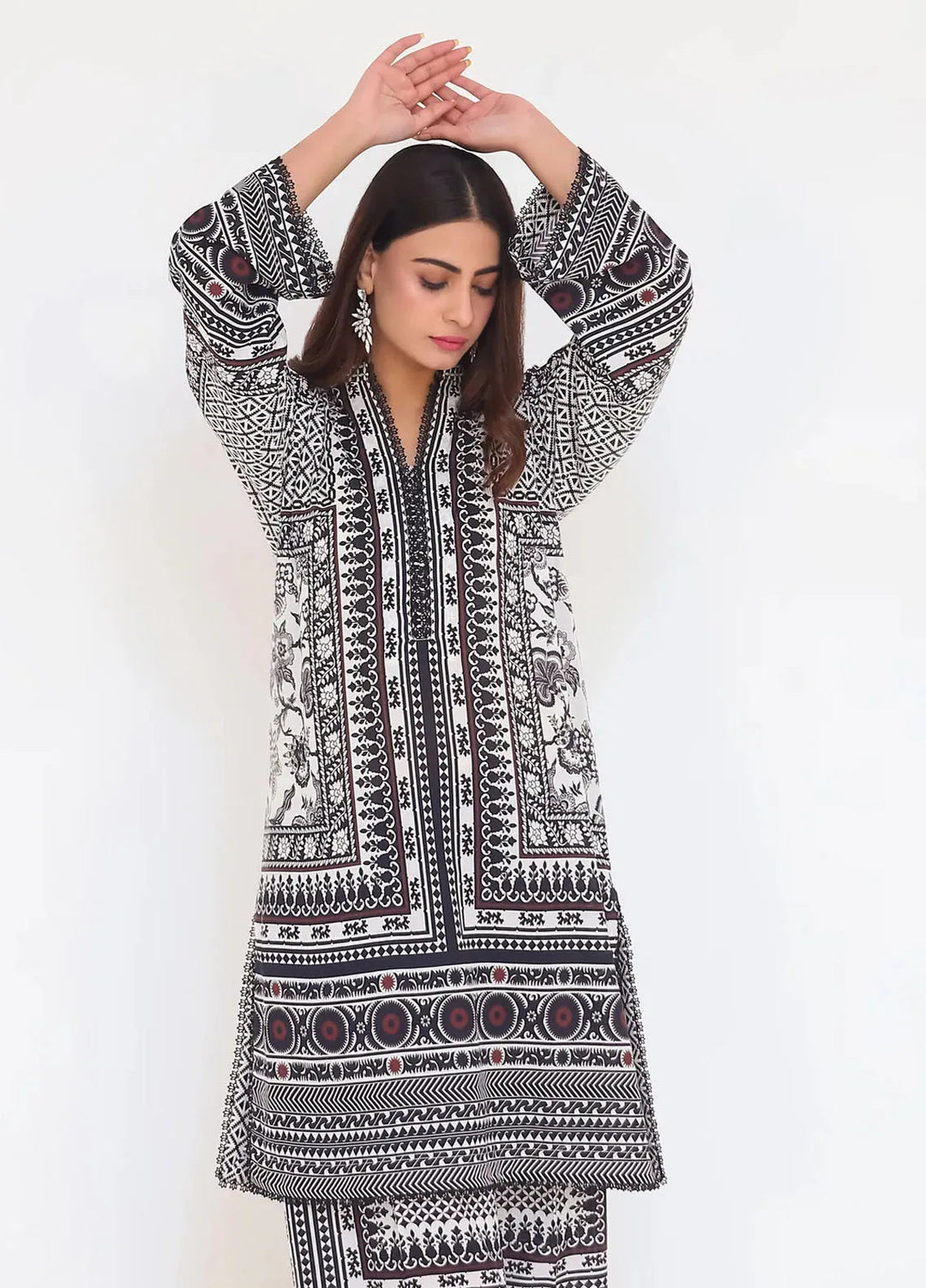 Lamorado Printed Lawn Suit Unstitched 2 Piece LMD25LP LWSU-25P202 - Summer Collection