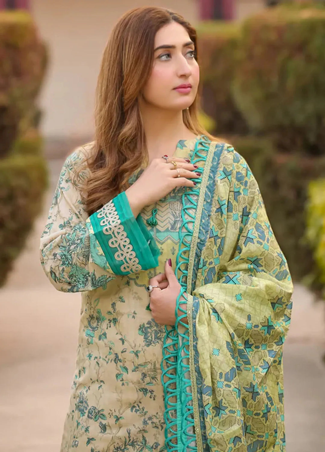 Lamorado Printed Lawn Suit Unstitched 3 Piece LMD25LP LWSU-25P306 - Summer Collection