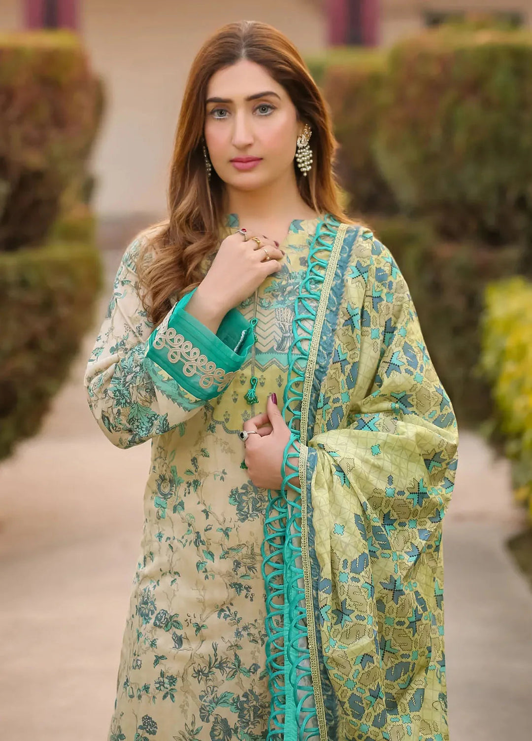 Lamorado Printed Lawn Suit Unstitched 3 Piece LMD25LP LWSU-25P306 - Summer Collection
