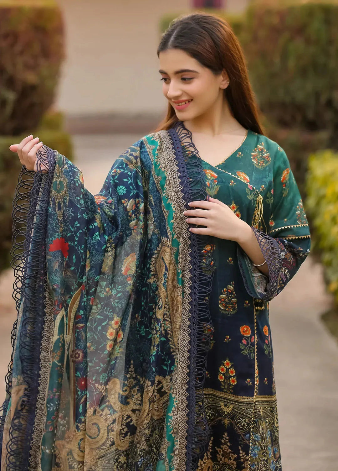Lamorado Printed Lawn Suit Unstitched 3 Piece LMD25LP LWSU-25P309 - Summer Collection
