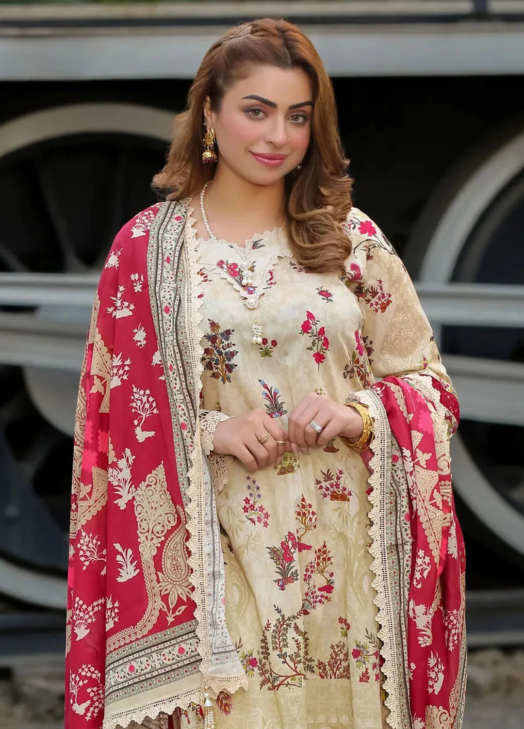 Lamorado Printed Lawn Suit Unstitched 3 Piece LMD25LP LWSU-25P312 - Summer Collection