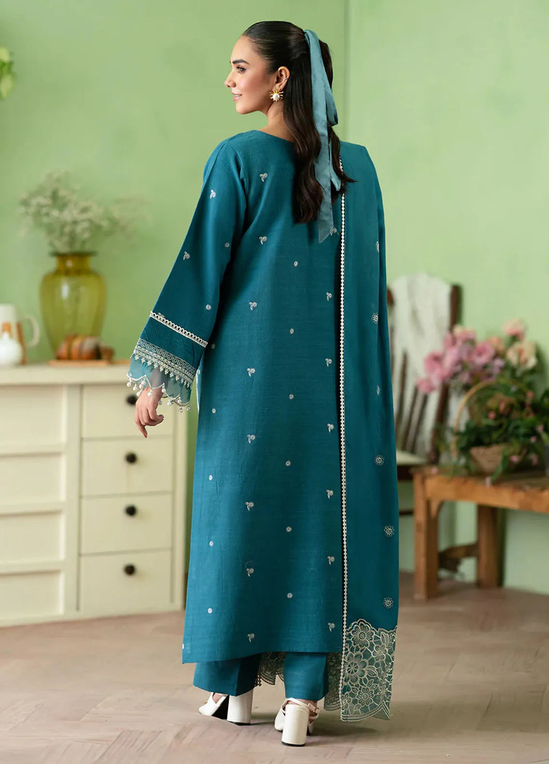 Leila by Mahnur Embroidered Khaddar Suit Unstitched 3 Piece MN24L Meris - Winter Collection