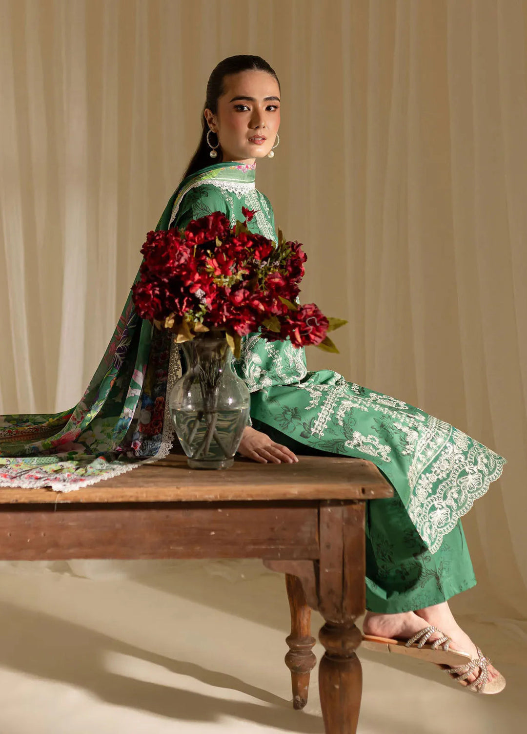 Leila by Mahnur Embroidered Lawn Suits Unstitched 3 Piece MN24LP D-10 Verdant - Summer Collection
