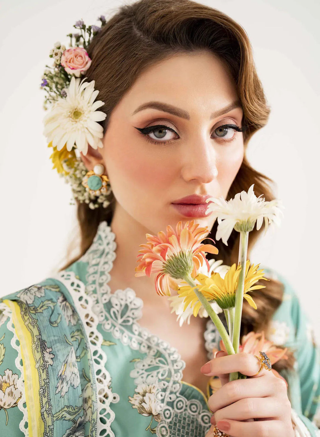 Lila by Sable Vogue Embroidered Lawn Suit Unstitched 3 Piece SV24LI SAL-02-24 - Summer Collection