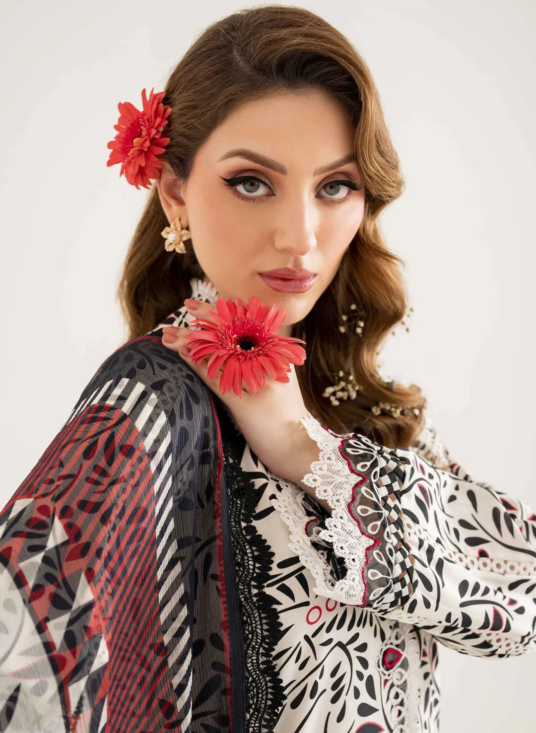 Lila by Sable Vogue Embroidered Lawn Suit Unstitched 3 Piece SV24LI SAL-05-24 - Summer Collection
