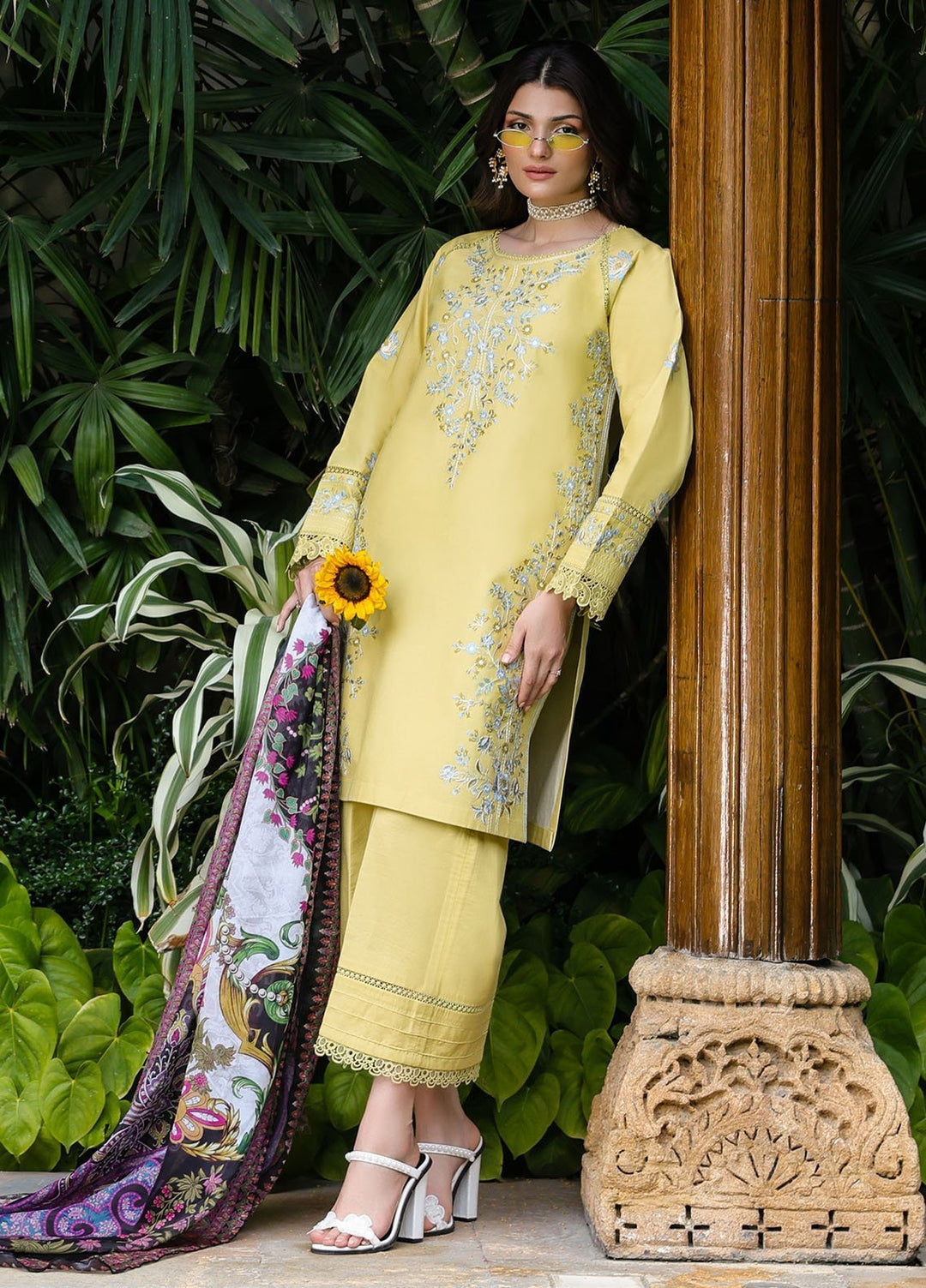 Lovent by Sahane Pret Embroidered Lawn 3 Piece Suit ME23006 Corina