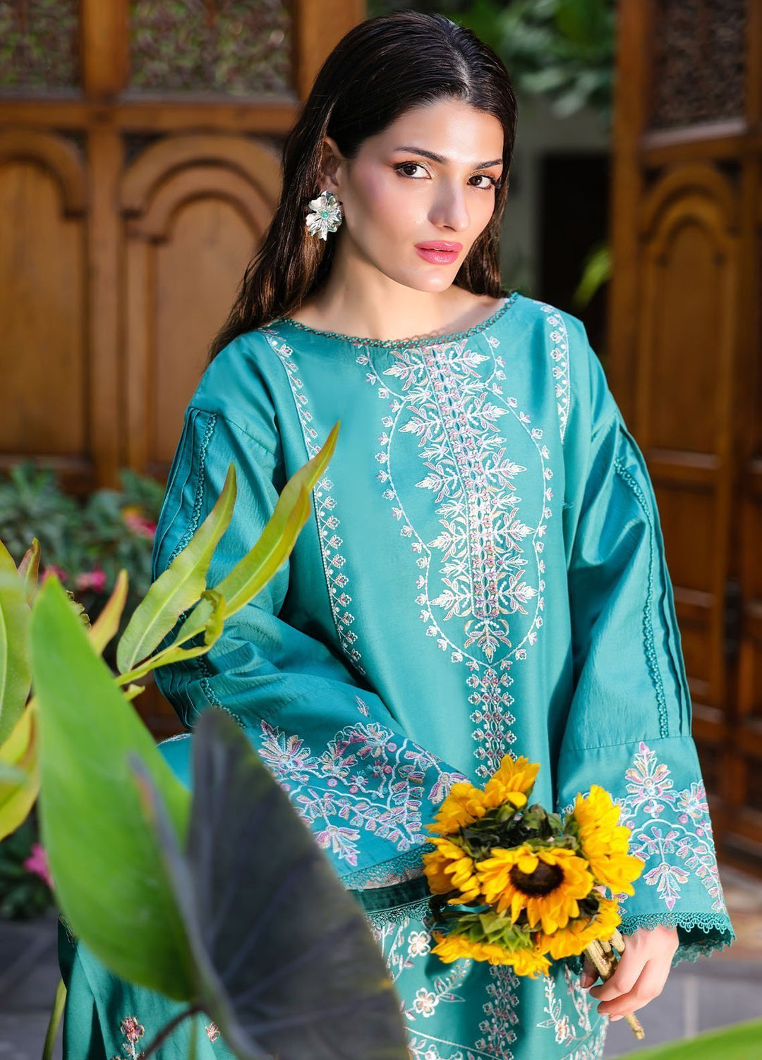 Lovent by Sahane Pret Embroidered Lawn 3 Piece Suit ME23009 Verdelia