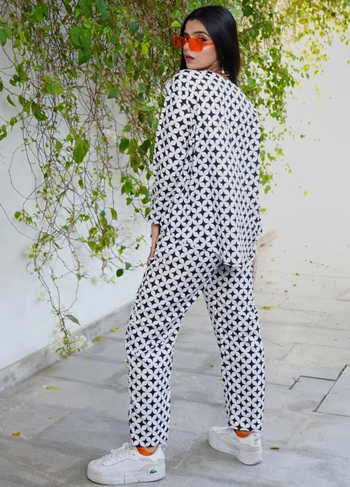Luxury Revival By Dhaga Pret Printed Dhaga 2 Piece Suit Graphglide