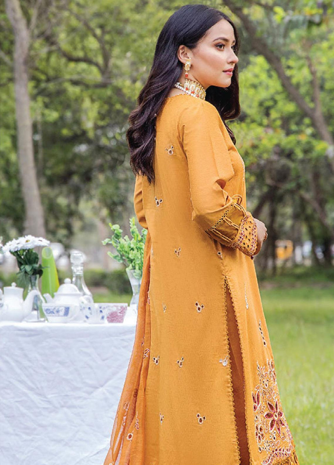 Maah Rukh By Humdum Embroidered Lawn Suits Unstitched 3 Piece HD23MR D-04 - Summer Collection