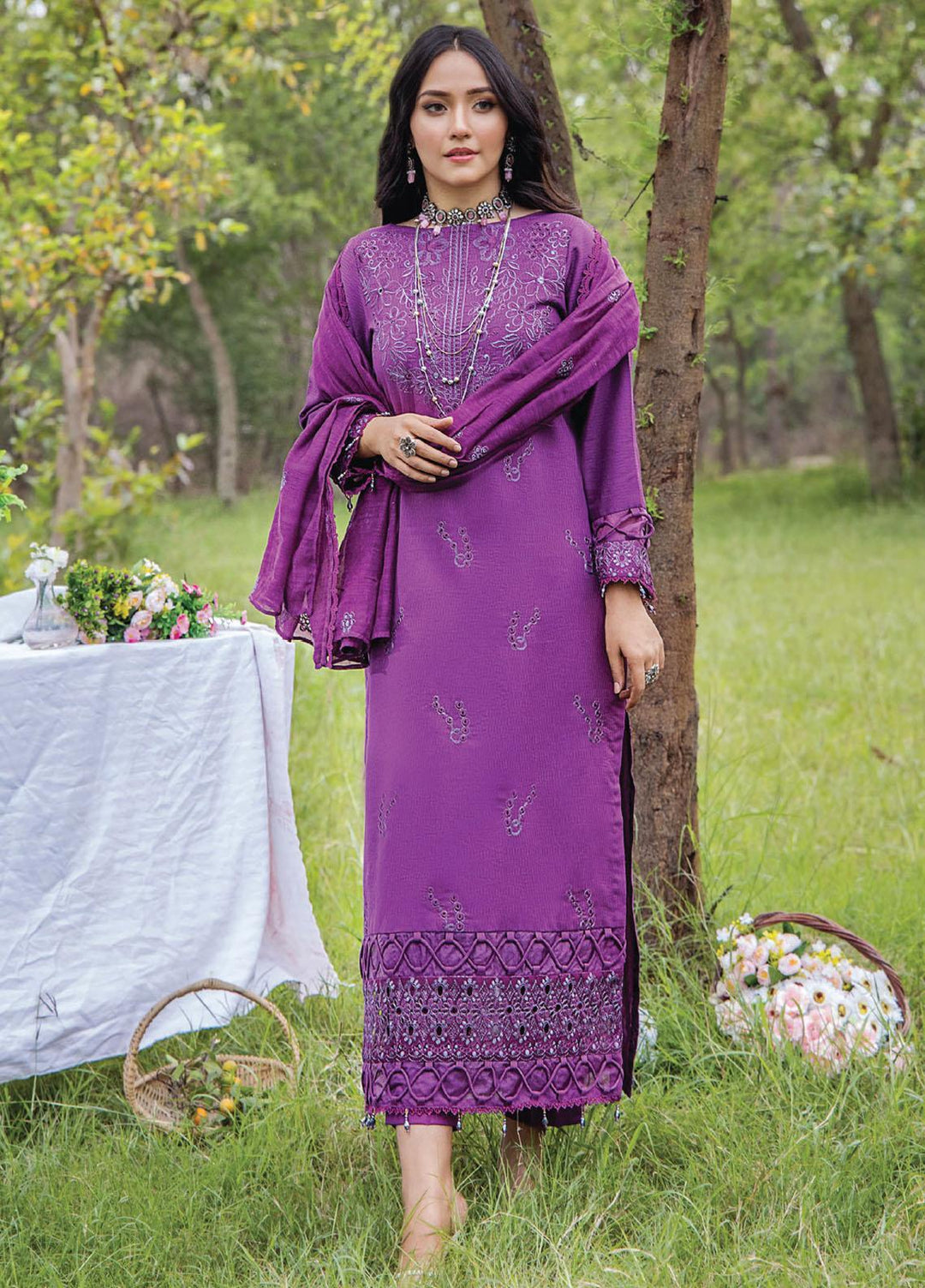 Maah Rukh By Humdum Embroidered Lawn Suits Unstitched 3 Piece HD23MR D-08 - Summer Collection