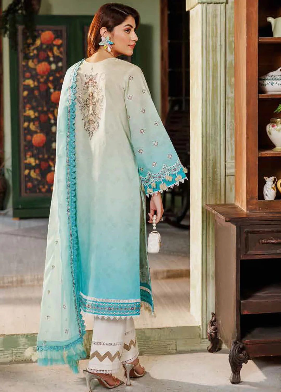Maahi By Alizeh Fashion Embroidered Lawn Suit Unstitched 3 Piece AFB24M2 D-06 Zari - Summer Collection