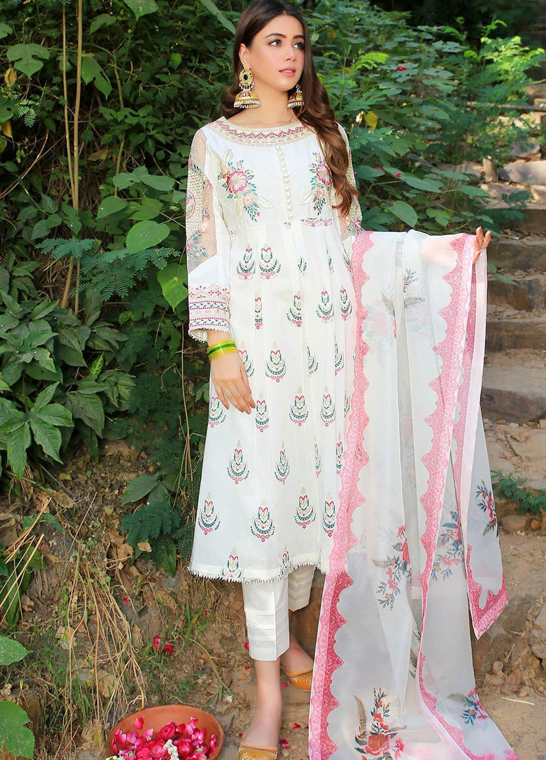 Madame Pret Eid Collection 2022 Pret Embroidered Lawn 3 Piece MDM22PE 2487