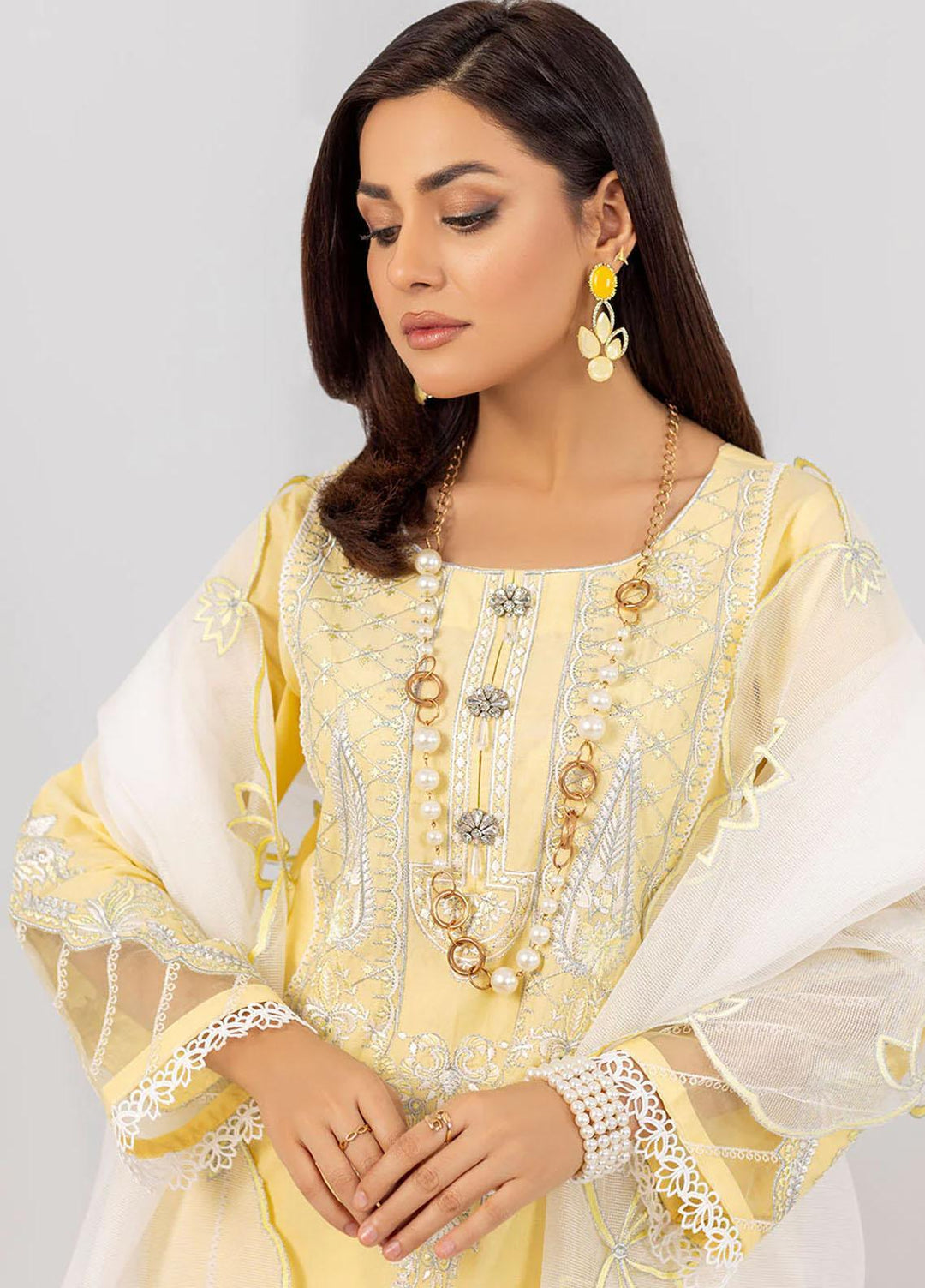 Madame Luxury Pret  Lawn 3 Piece Suit 2595