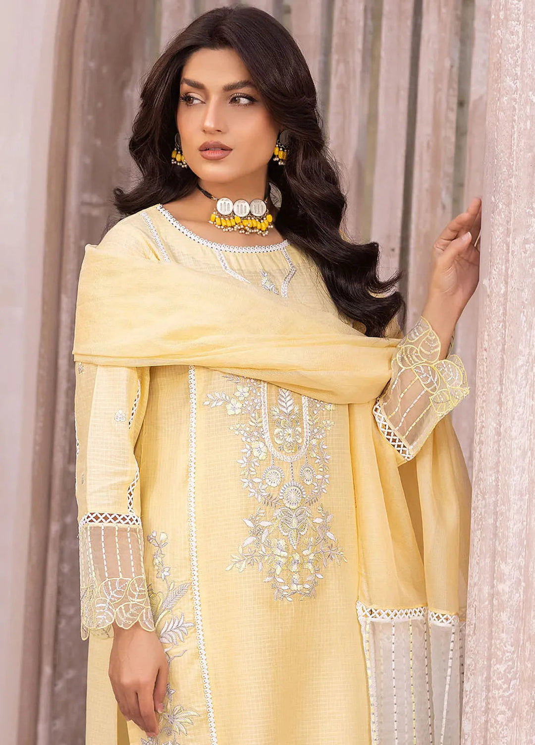 Madame Pret Embroidered Lawn 3 Piece 2706