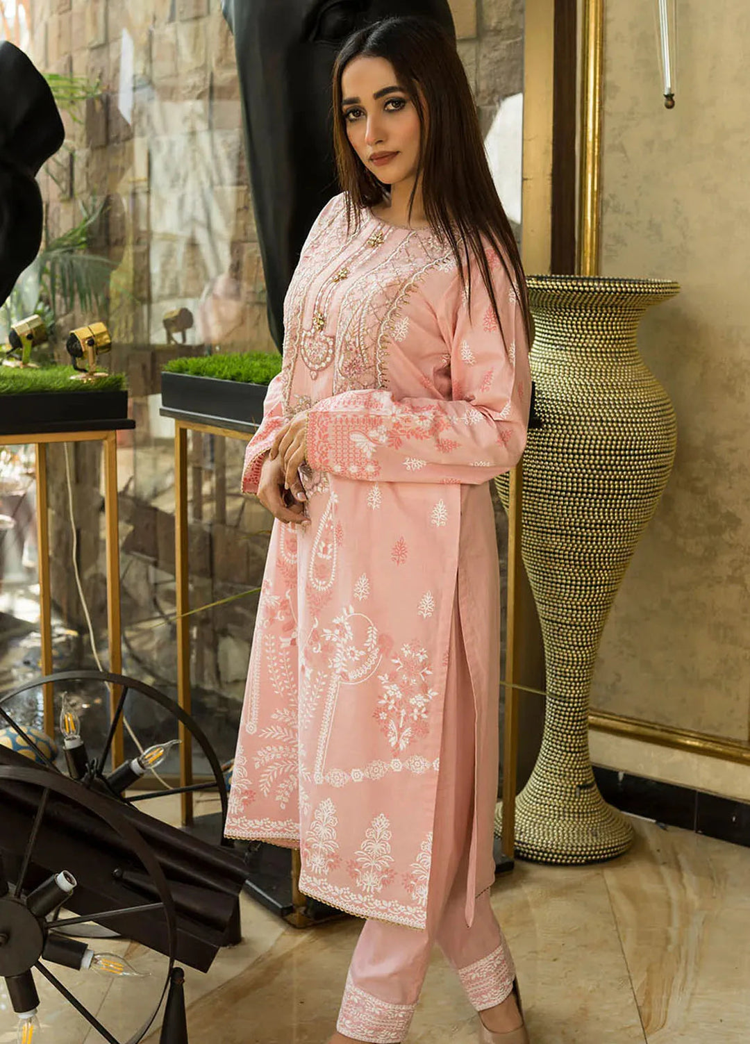 Madame Pret Embroidered Lawn 3 Piece 2708