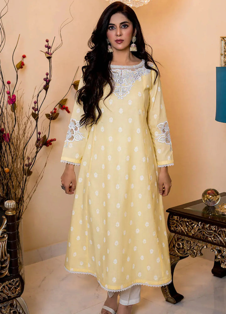 Madame Pret Embroidered Lawn 3 Piece 2709