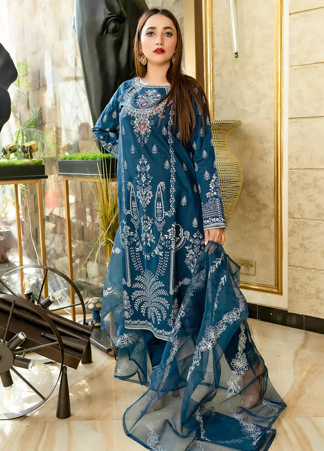 Madame Pret Embroidered Lawn 3 Piece 2712