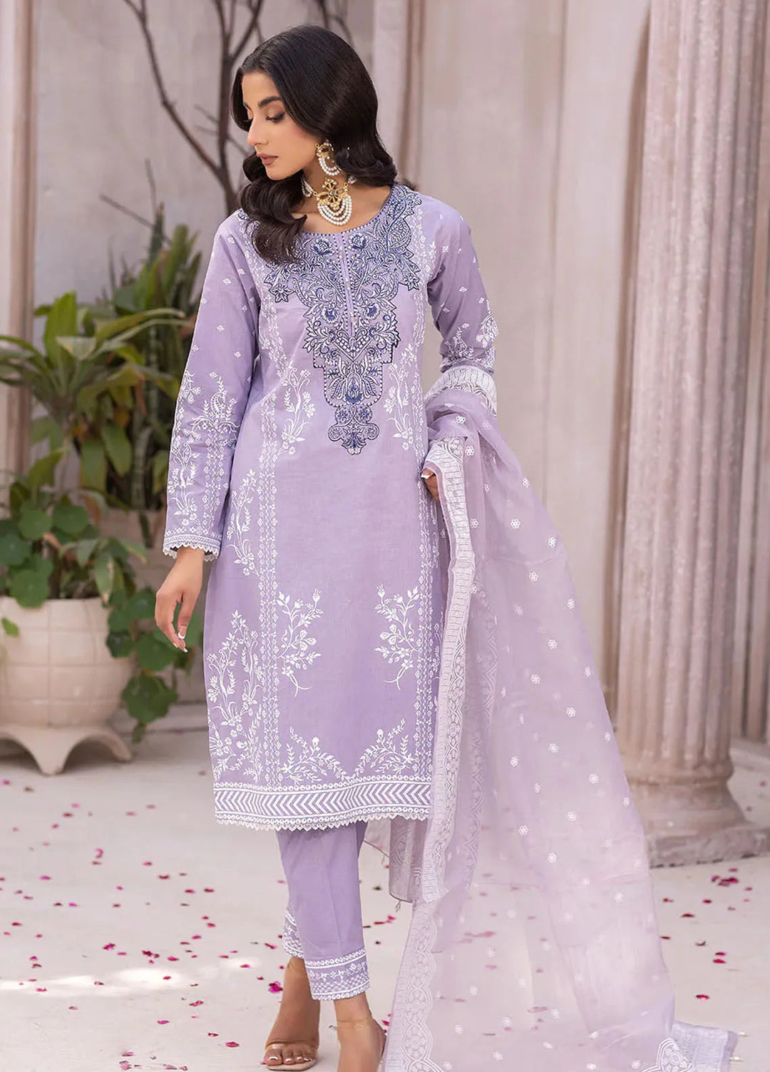 Madame Pret Embroidered Lawn 3 Piece 7007