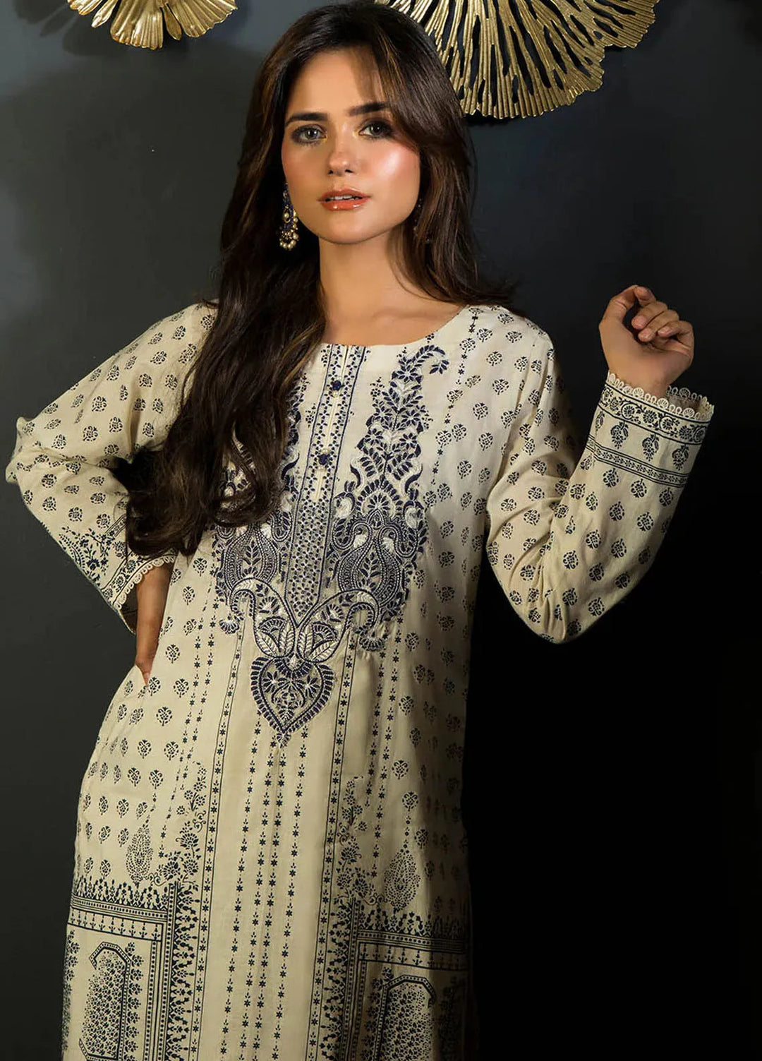 Madame Pret Embroidered Lawn 3 Piece 7025