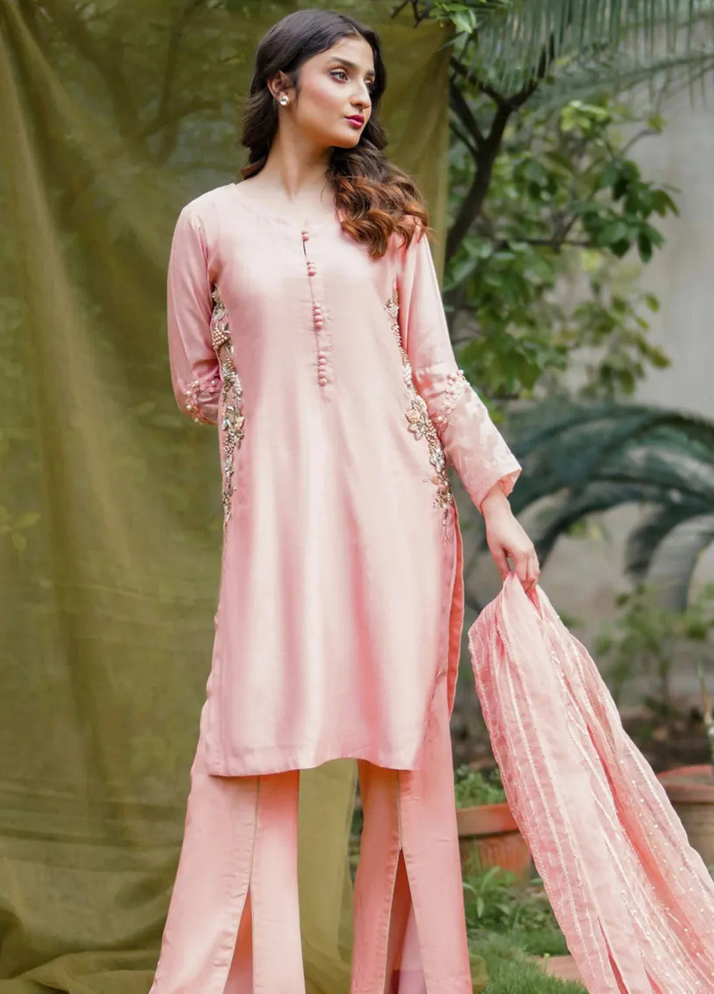 Maham Sultan Pret Embroidered 3 Piece Suit Mehnaz