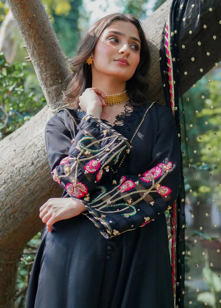 Maham Sultan Pret Embroidered 3 Piece Suit Parisa