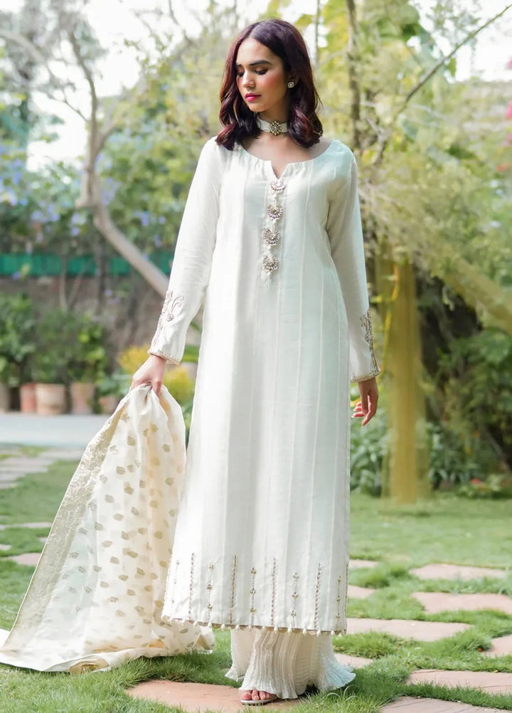Maham Sultan Pret Embroidered 3 Piece Suit Sitara
