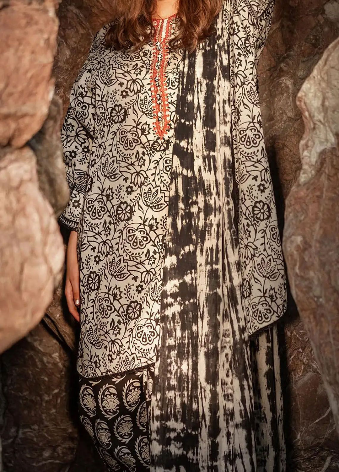 Mahay by Sana Safinaz Embroidered Lawn Suits Unstitched 3 Piece SS24MH 8A - Spring Summer Collection