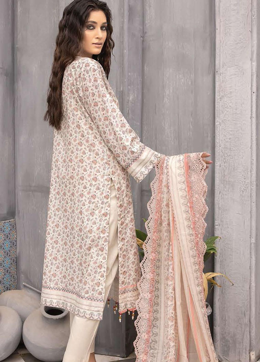 Mahee's By Riaz Arts Embroidered Chikankari Suits Unstitched 3 Piece RA22MM DE-08 - Festive Collection