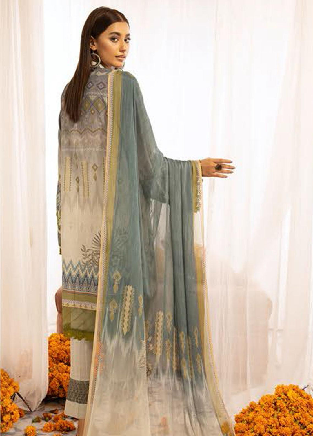 Mahee's By Riaz Arts Chikankari Karandi Suits Unstitched 3 Piece RA22MK 05 - Winter Collection