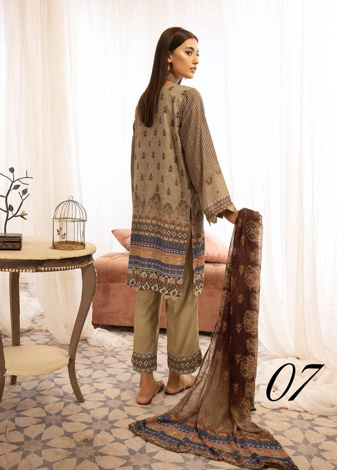 Mahee's By Riaz Arts Chikankari Karandi Suits Unstitched 3 Piece RA22MK 07 - Winter Collection