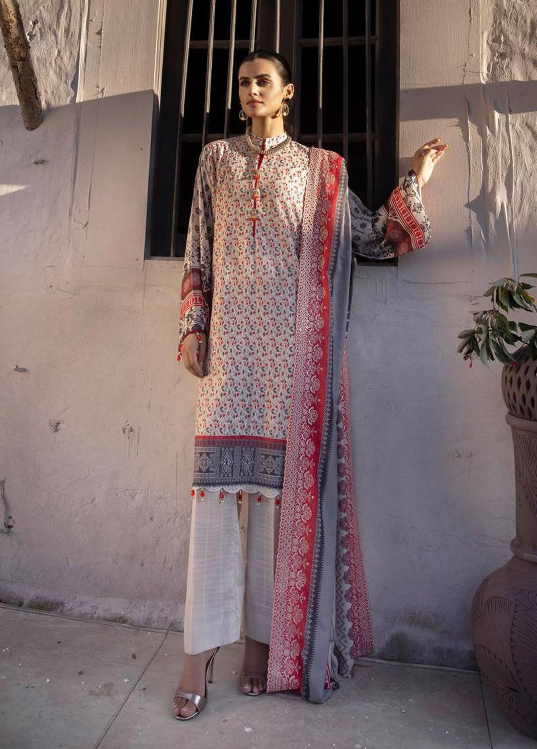 Mahee's By Riaz Arts Embroidered Karandi Suits Unstitched 3 Piece RA22KM 01 - Winter Collection