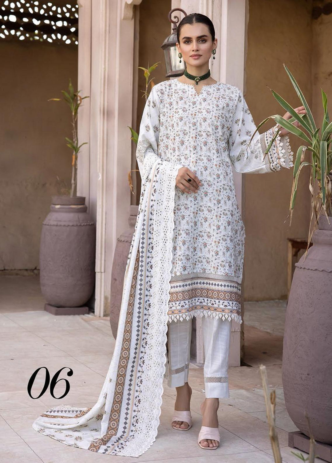 Mahee's By Riaz Arts Embroidered Karandi Suits Unstitched 3 Piece RA22KM 06 - Winter Collection