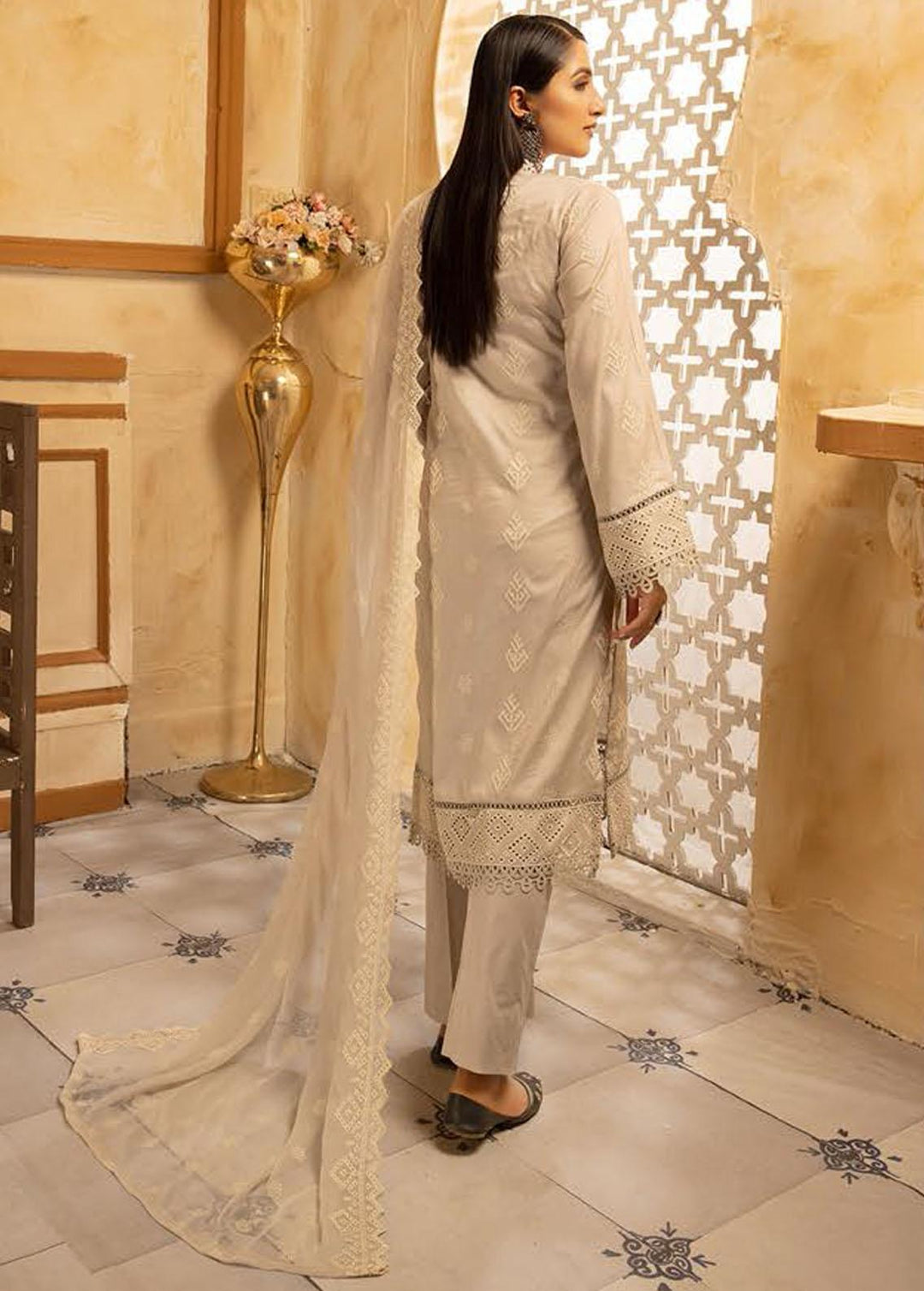 Mahee's By Riaz Arts Embroidered Lawn Suits Unstitched 3 Piece RA22M 05 - Summer Collection