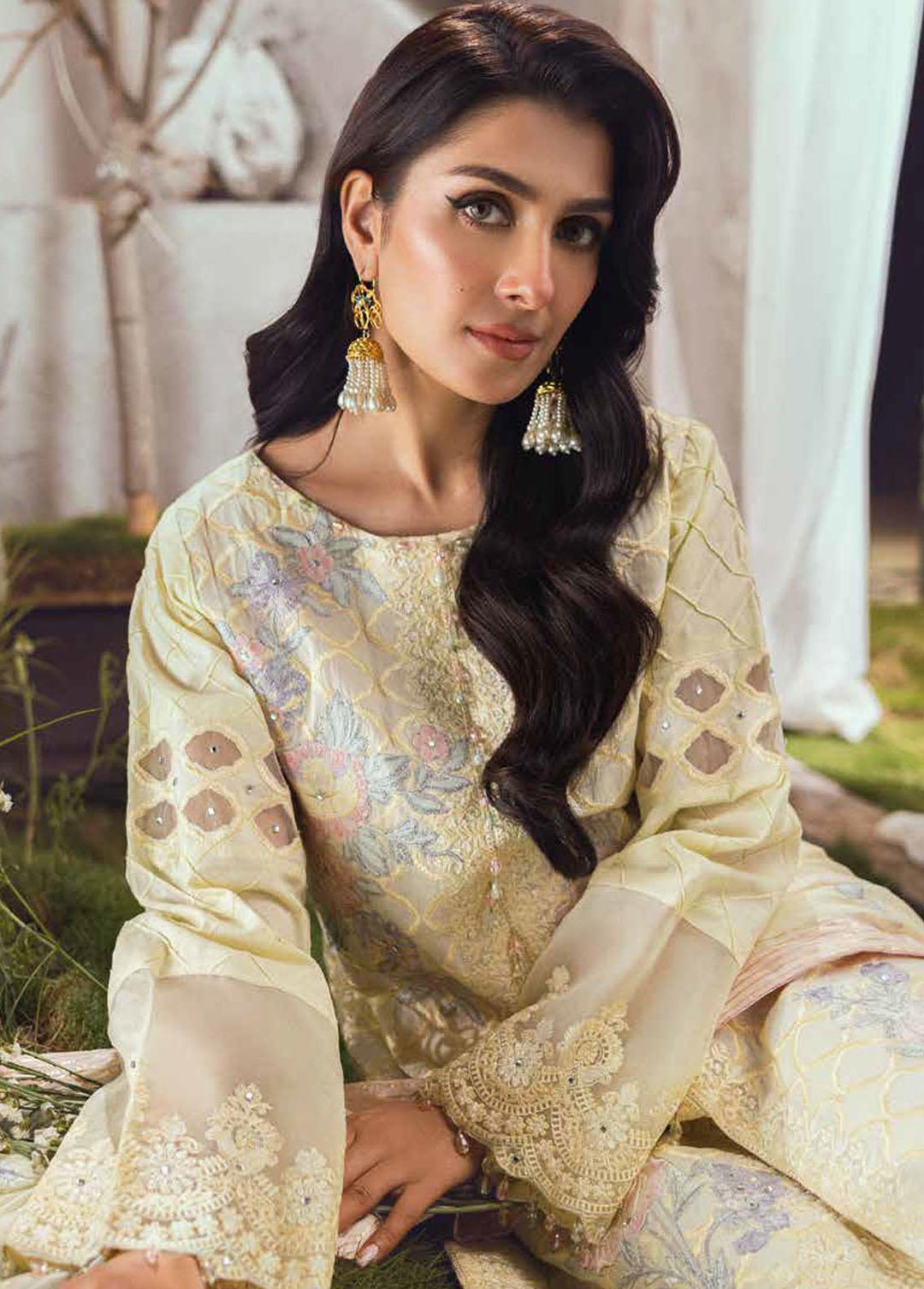 Mahiymaan by Al Zohaib Embroidered Lawn Suits Unstitched 3 Piece MAH23L M03 FLORAL ENCHANT - Summer Collection