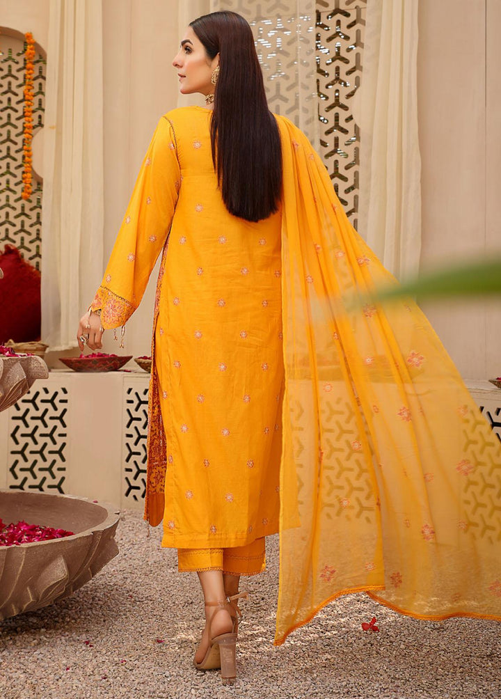 Breeze By Mahnur Embroidered Lawn Suits Unstitched 3 Piece MN22B ML-02 - Luxury Collection