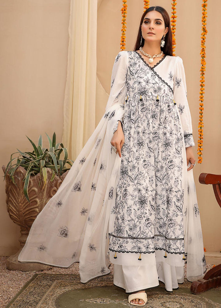Breeze By Mahnur Embroidered Lawn Suits Unstitched 3 Piece MN22B ML-05 - Luxury Collection