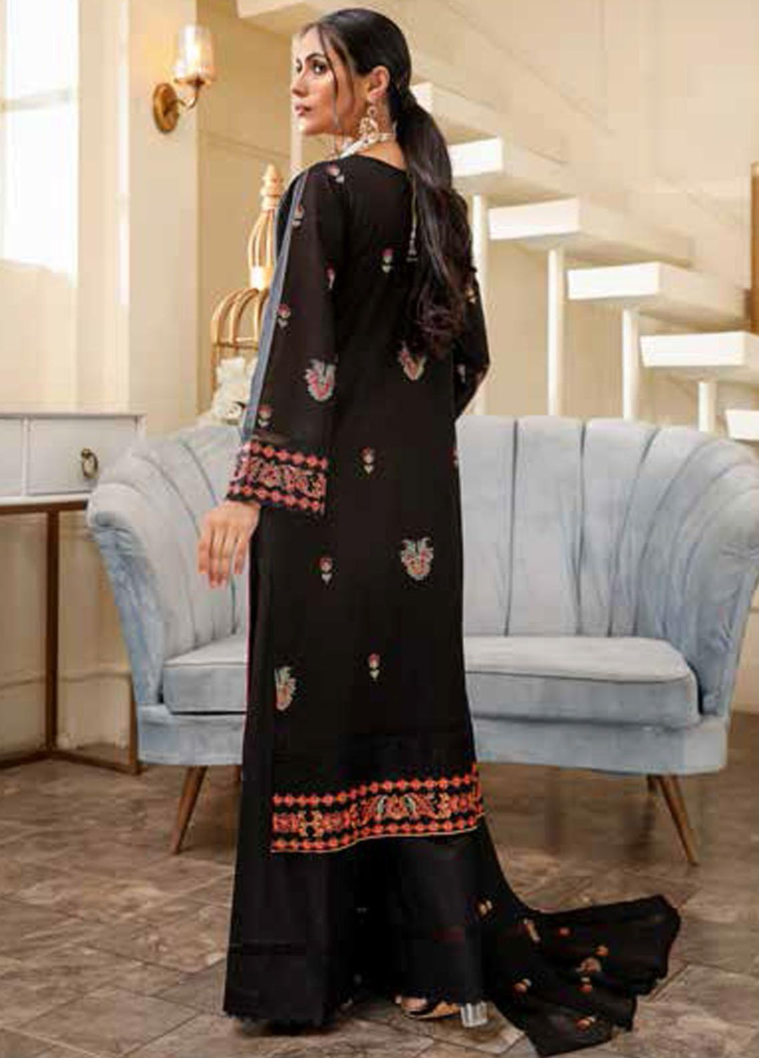 Breeze By Mahnur Embroidered Lawn Suits Unstitched 3 Piece MN22LB ML-06 - Luxury Collection