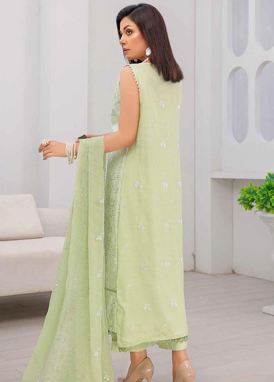 Mahnur Embroidered Linen Suits Unstitched 3 Piece MN22LN ML-03 - Winter Collection